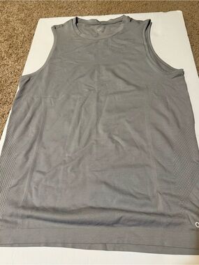 ALO Yoga Men’s Sleeveless Training Tank - Gray